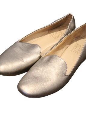 2/$30 🏷 Naturalizer Taupe Gold Flats Size 6.5